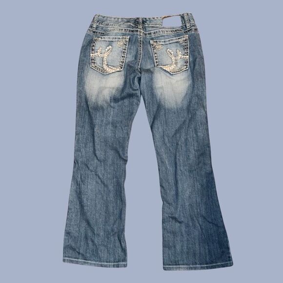 Maurices Light Wash Faded Denim Capris Size 5/6 Long 28x25 #36 - Picture 6 of 6